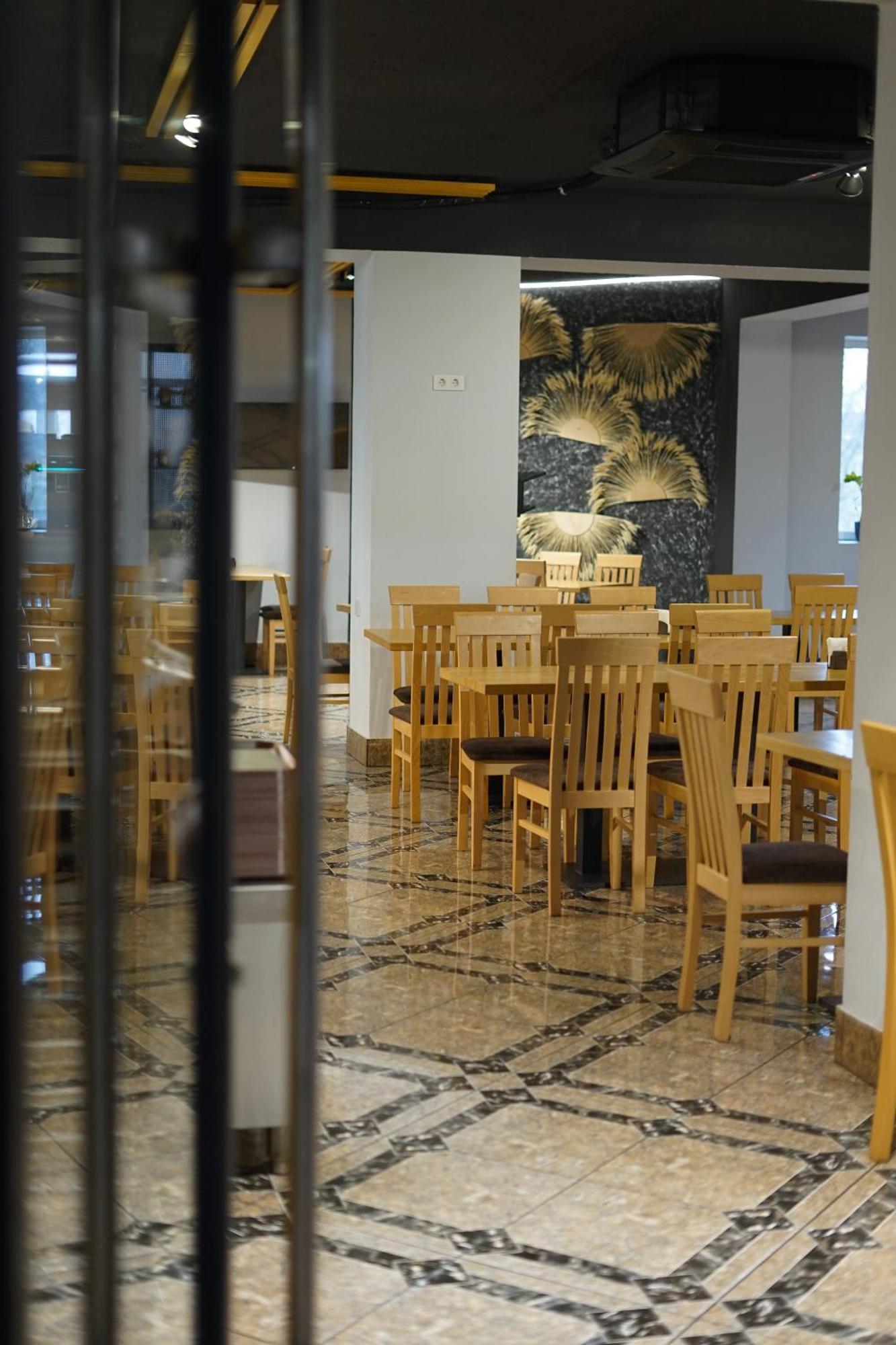 Like Hotel Kołomyja Zewnętrze zdjęcie